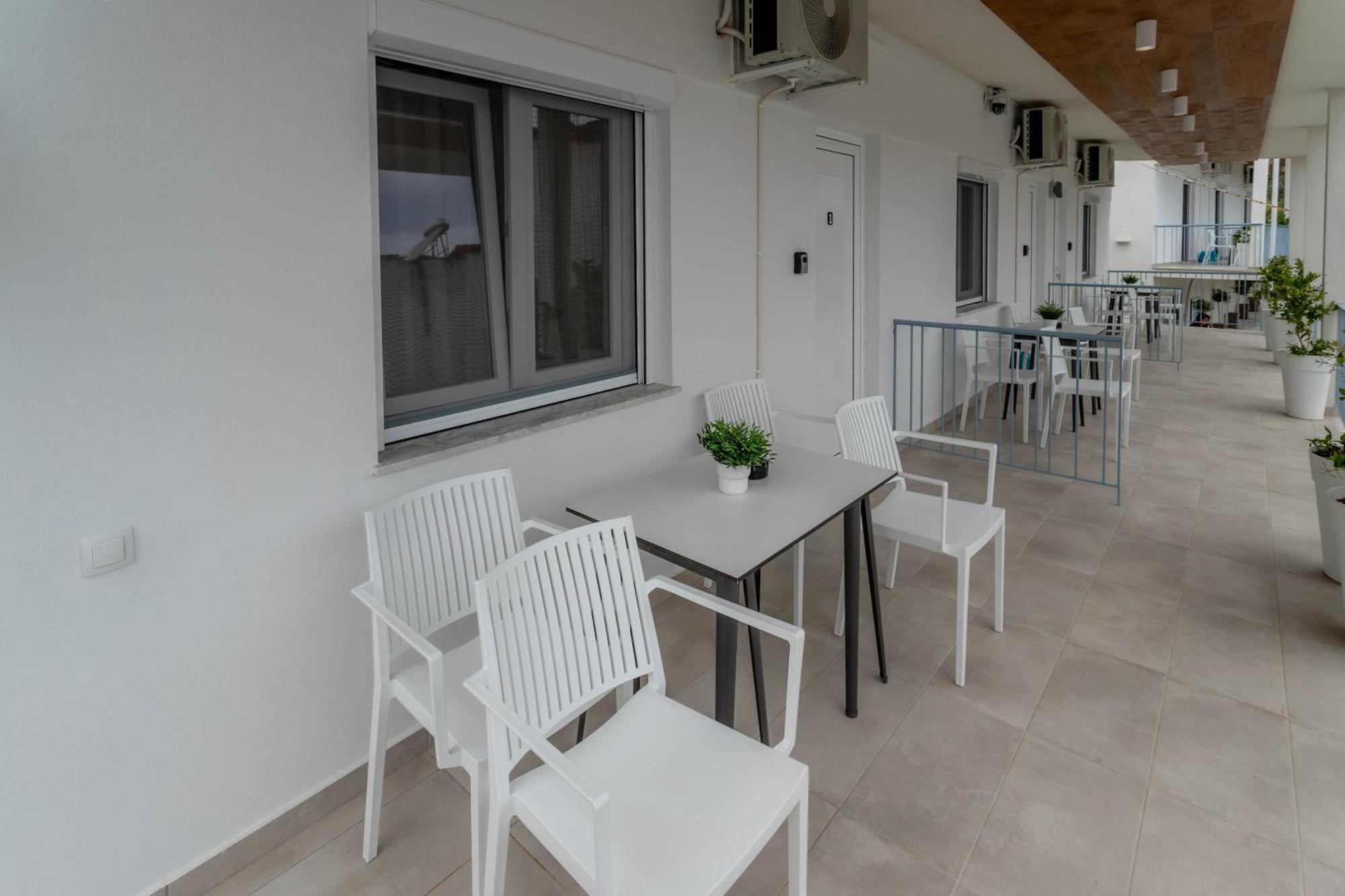 Pteleo Apartments เตเลออส ภายนอก รูปภาพ
