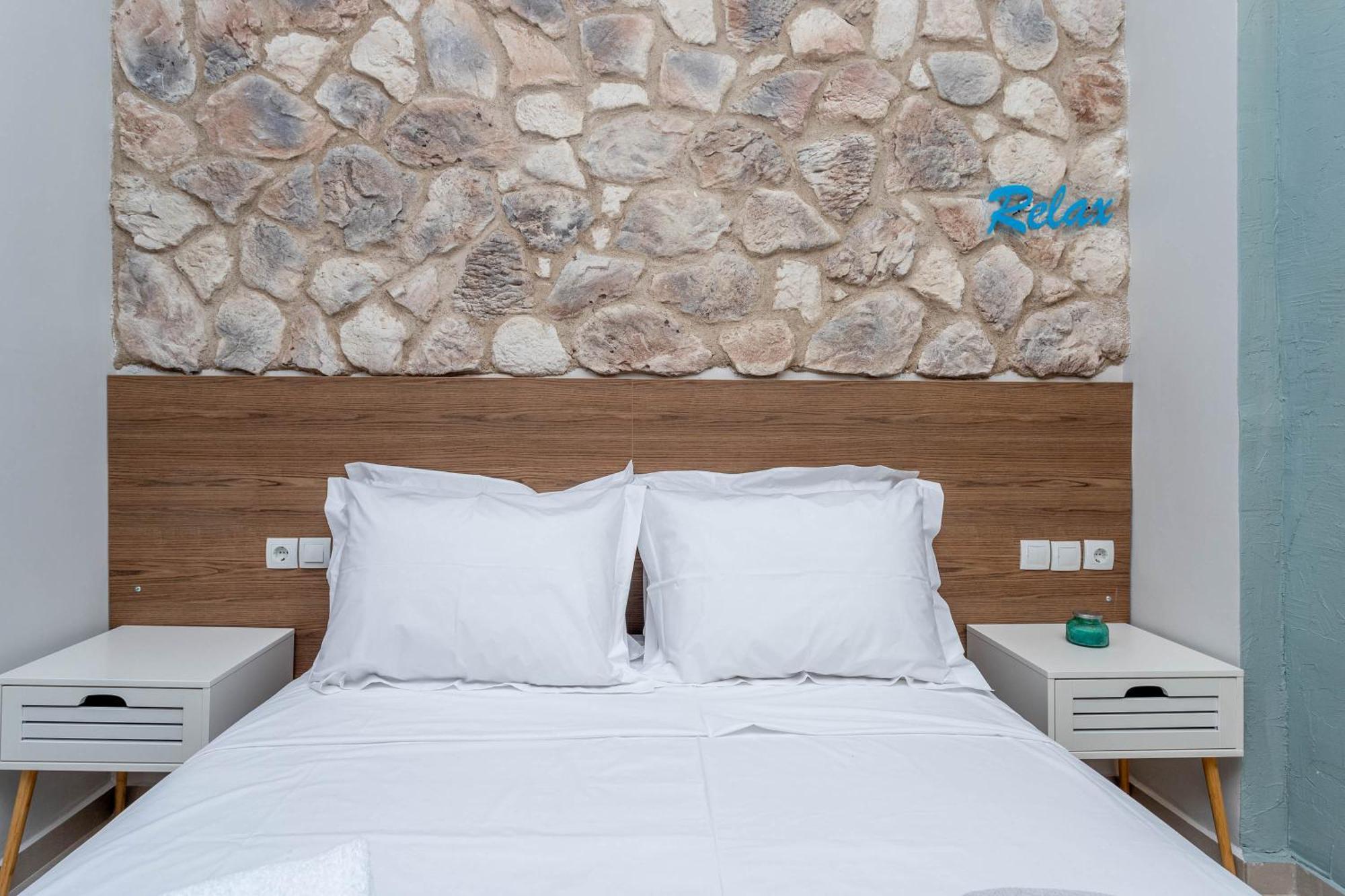 Pteleo Apartments เตเลออส ภายนอก รูปภาพ
