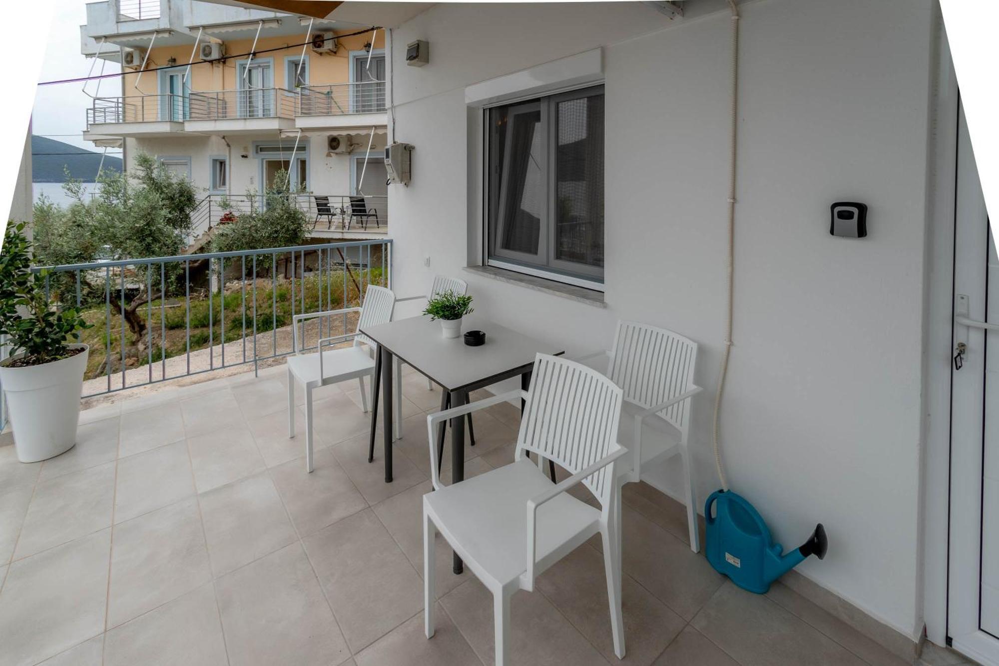 Pteleo Apartments เตเลออส ภายนอก รูปภาพ