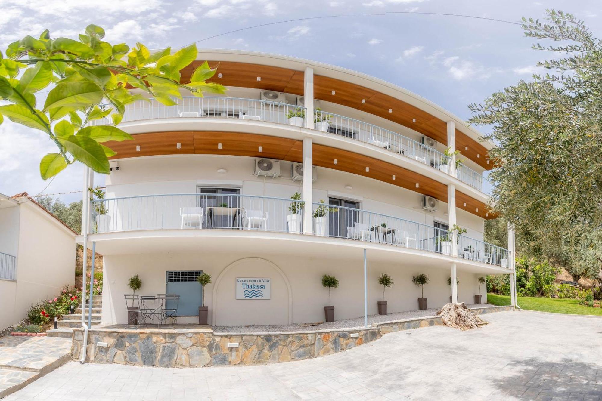 Pteleo Apartments เตเลออส ภายนอก รูปภาพ